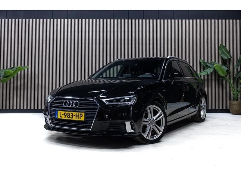 Zwart Occasion 2018 Audi A3 Sportback S-Line Hatchback | € 17.950 (Goede deal) - Afbeelding 1/4