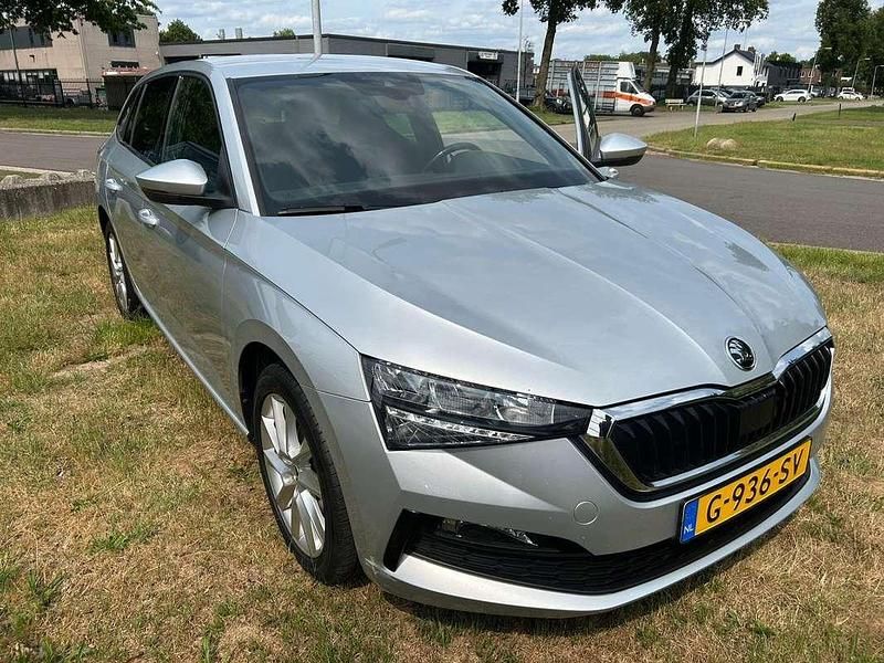 Occasion Skoda Scala Business Line 150 PK (110 kW) 2019 Grijs (metallic) Hatchback