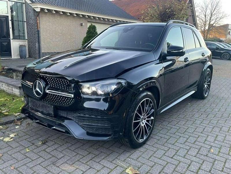 Zwart Gebruikt 2020 Mercedes GLE300 AMG line SUV | € 33.600 - Afbeelding 1/4