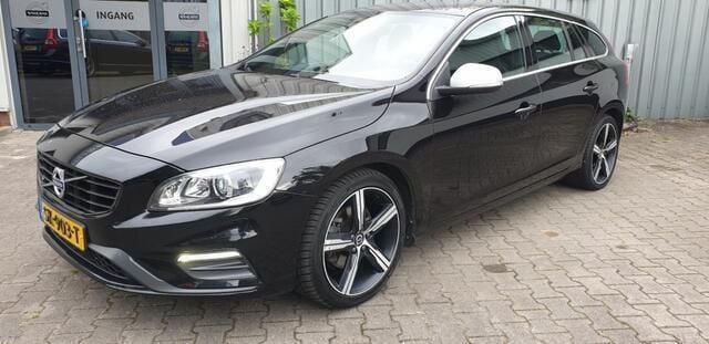 Zwart Occasion 2018 Volvo V60 Business Edition Stationwagen | € 14.750 - Afbeelding 1/4