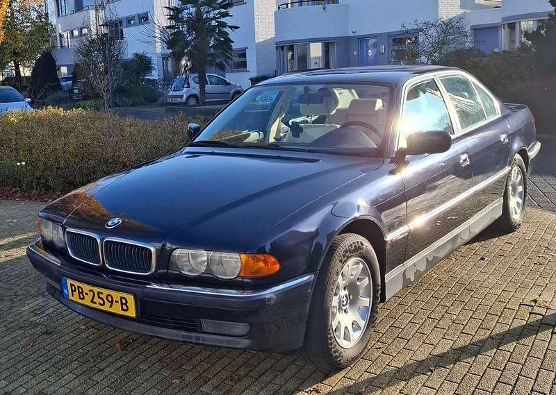Gebruikt 2000 BMW 735 Sedan | € 8.000 - Afbeelding 1/4