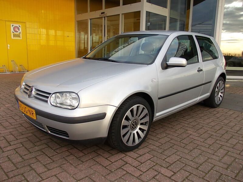 Grijs Gebruikt 2002 VW Golf IV Hatchback | € 6.950 - Afbeelding 1/4