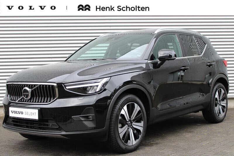 Zwart Gebruikt 2022 Volvo XC40 Inscription SUV | € 44.950 (Duur) - Afbeelding 1/4