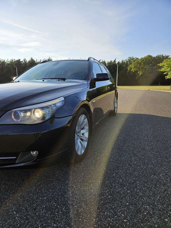 Zwart Gebruikt 2007 BMW 530 Stationwagen | € 5.250 (Super prijs) - Afbeelding 1/4