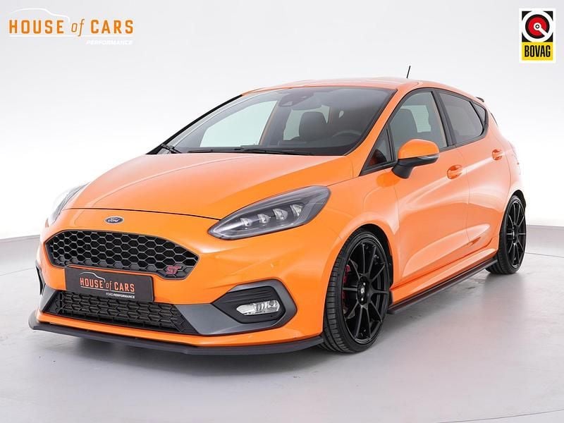 Oranje Occasion 2026 Ford Fiesta ST Hatchback | € 21.990 (Eerlijke prijs) - Afbeelding 1/4