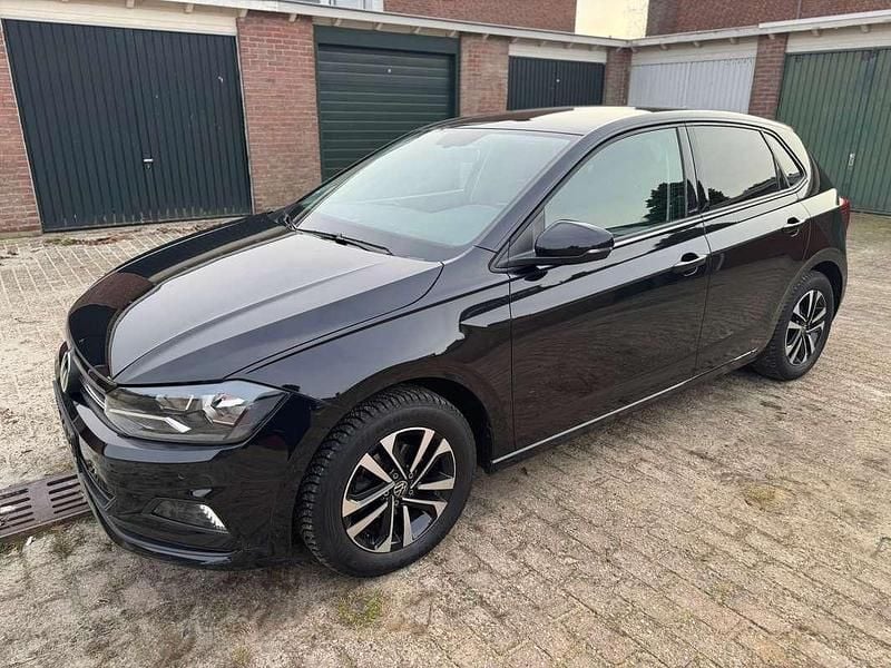 Zwart Occasion 2021 VW Polo Comfortline Hatchback | € 13.499 (Goede deal) - Afbeelding 1/4
