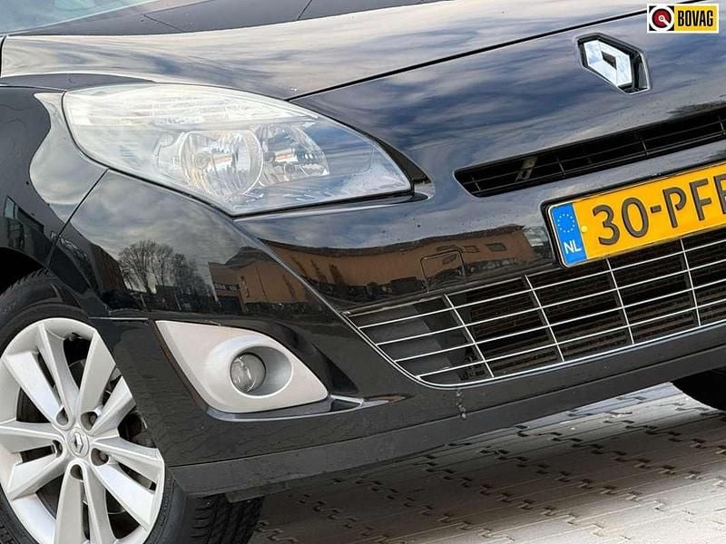 Zwart Occasion 2011 Renault Grand Scénic III MPV | € 3.425 (Eerlijke prijs) - Afbeelding 1/4