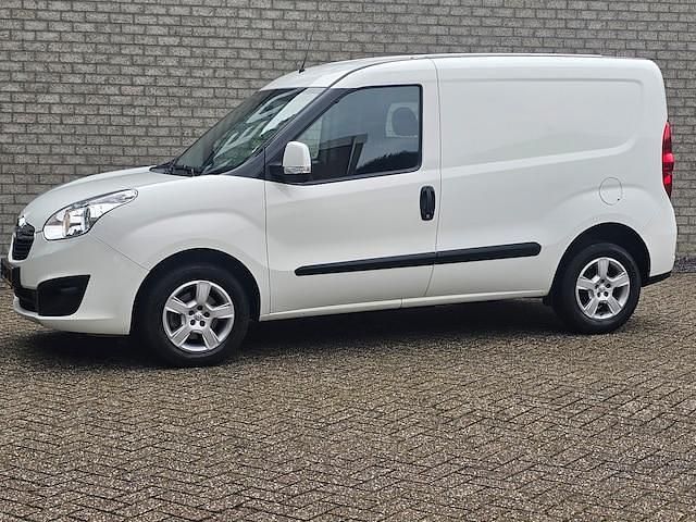 Occasion Opel Combo Sport 95 PK (69 kW) 2018 Wit Sedan
