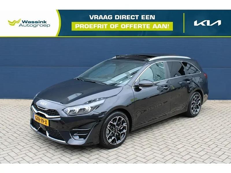 Zwart metallic Gebruikt 2024 Kia Ceed Sportswagon GT-Line Stationwagen | € 31.585 (Eerlijke prijs) - Afbeelding 1/4