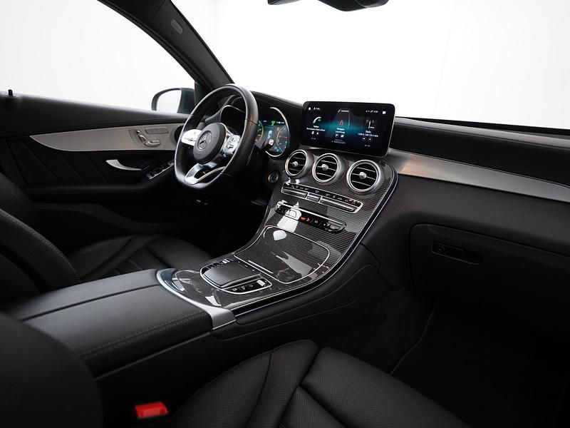 Occasion Mercedes GLC300 AMG line 320 PK (235 kW) 2022 Obsidian black  metallic finish (197u) Coupé