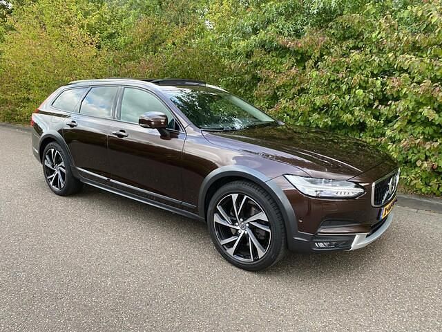 Bruin Gebruikt 2017 Volvo V90 CC Pro Stationwagen | € 25.950 (Duur) - Afbeelding 1/4