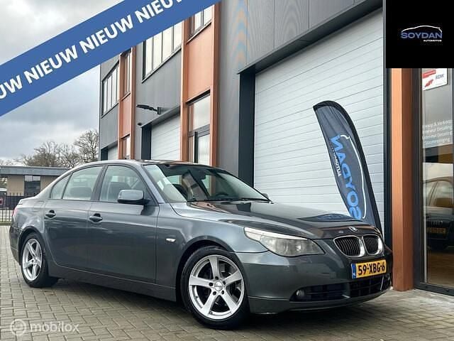 Grijs Gebruikt 2007 BMW 530 Executive Sedan | € 6.449 (Super prijs) - Afbeelding 1/4