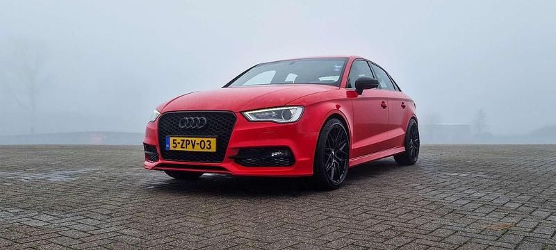 Rood Gebruikt 2015 Audi A3 Sedan | € 9.850 (Goede deal) - Afbeelding 1/4