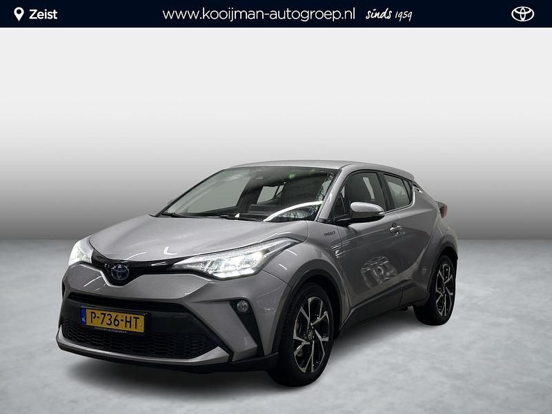 Grijs Occasion 2022 Toyota C-HR SUV | € 25.750 (Eerlijke prijs) - Afbeelding 1/4