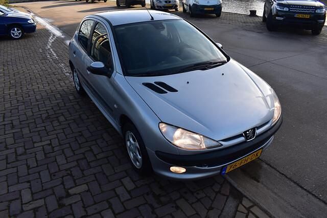 Occasion Peugeot 206 75 PK (55 kW) 2000 Grijs Hatchback
