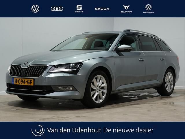 Business grey metallic Occasion 2018 Skoda Superb Business Line Stationwagen | € 20.940 (Eerlijke prijs) - Afbeelding 1/4