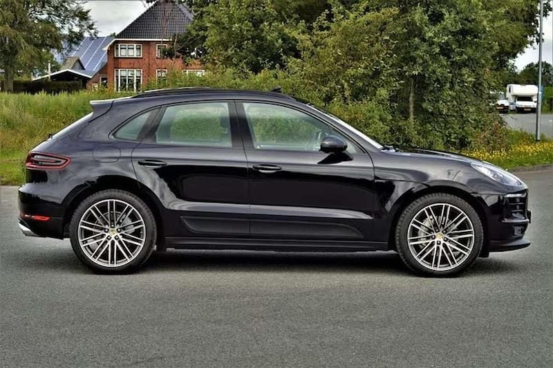 Zwart Gebruikt 2017 Porsche Macan SUV | € 42.995 (Eerlijke prijs) - Afbeelding 1/4