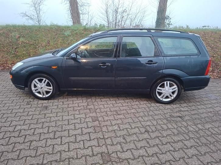 Occasion 2002 Ford Focus Trend Stationwagen | € 800 (Eerlijke prijs) - Afbeelding 1/4