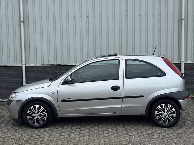 Occasion Opel Corsa Comfort 90 PK (66 kW) 2001 Grijs Hatchback