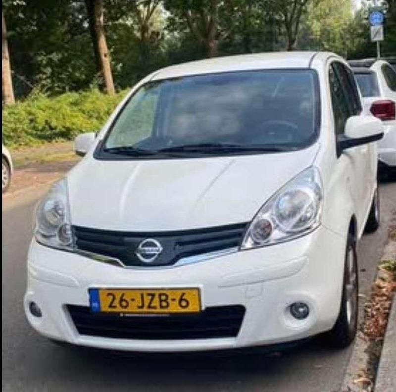 Wit Gebruikt 2009 Nissan Note Tekna MPV | € 2.950 (Eerlijke prijs) - Afbeelding 1/4