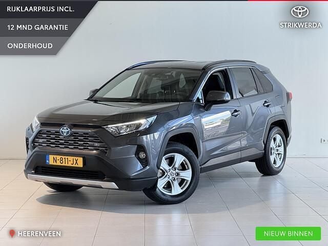 Grijs Gebruikt 2021 Toyota RAV4 Style SUV | € 36.445 (Eerlijke prijs) - Afbeelding 1/4