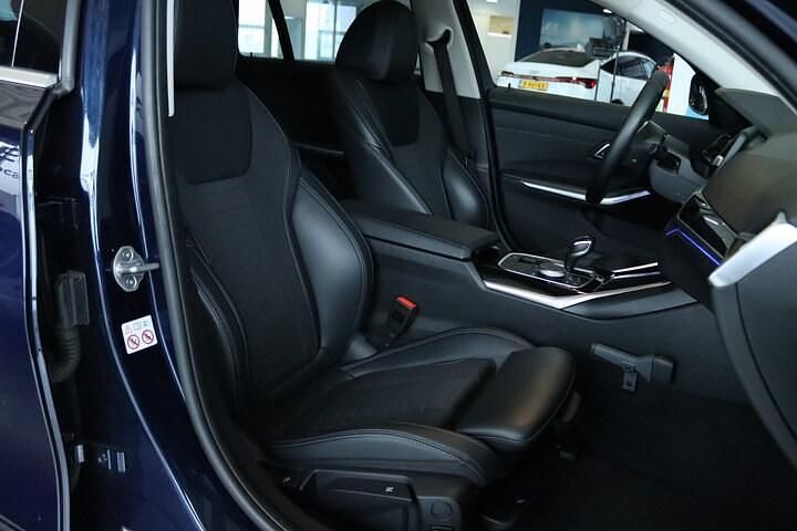 Occasion BMW 330 Executive 259 PK (190 kW) 2019 Blauw Stationwagen