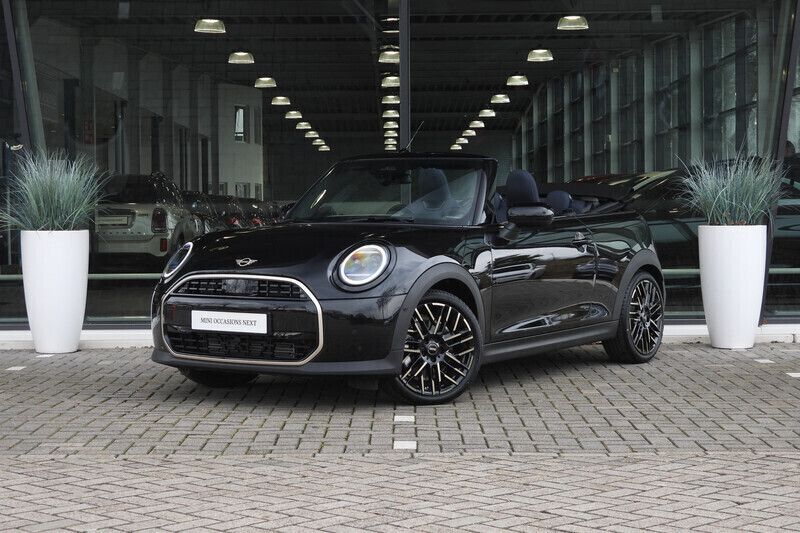 Zwart Gebruikt 2025 Mini Cooper Cabriolet Favoured Cabriolet | € 51.950 - Afbeelding 1/4
