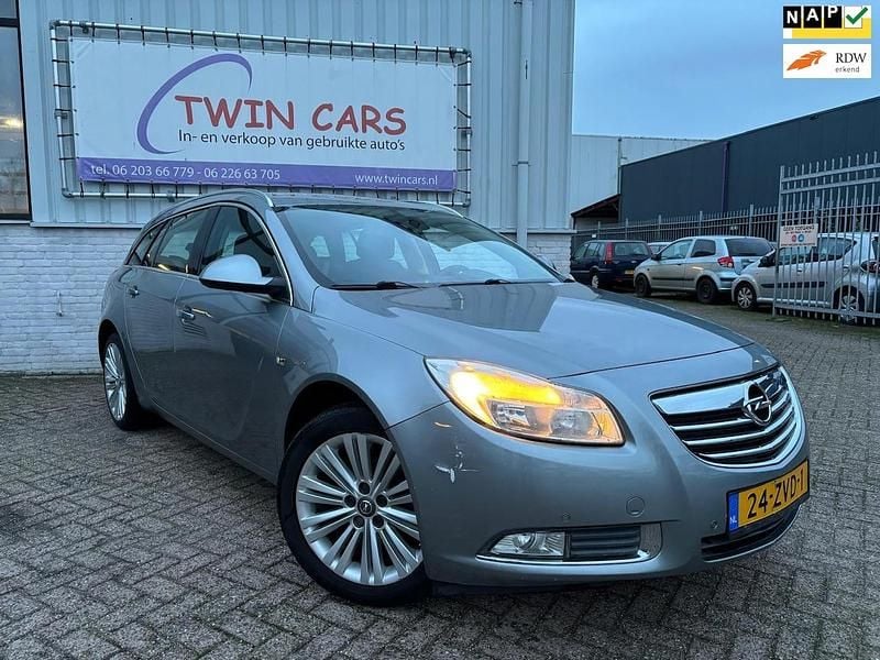 Grijs Occasion 2013 Opel Insignia Business Stationwagen | € 3.650 (Eerlijke prijs) - Afbeelding 1/4