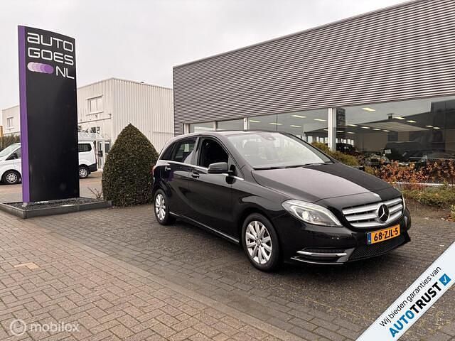 Zwart Occasion 2012 Mercedes B180 Ambition MPV | € 12.750 (Eerlijke prijs) - Afbeelding 1/4