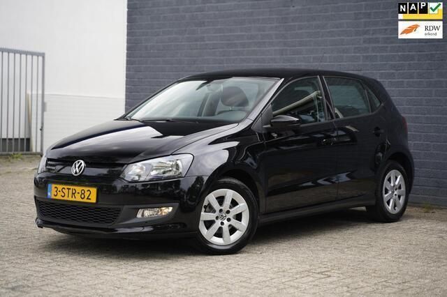 Zwart Gebruikt 2013 VW Polo Hatchback | € 5.450 (Eerlijke prijs) - Afbeelding 1/4