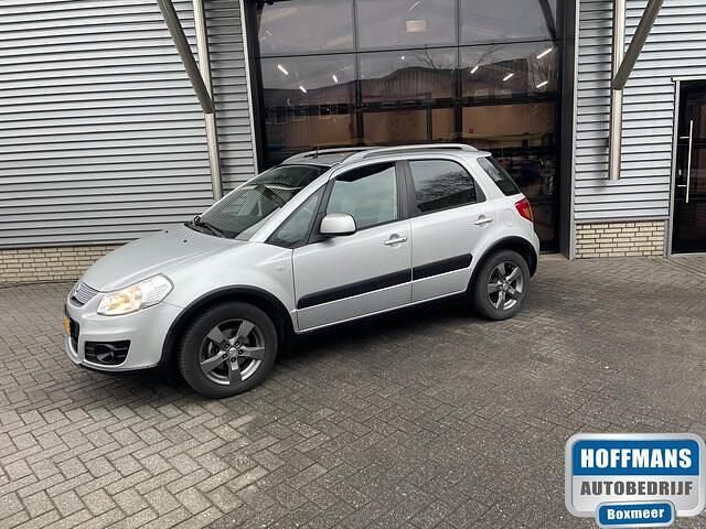 Grijs Gebruikt 2011 Suzuki SX4 Limited MPV | € 7.950 (Eerlijke prijs) - Afbeelding 1/4