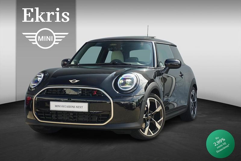 Zwart Occasion 2025 Mini Cooper S Favoured Hatchback | € 38.950 (Eerlijke prijs) - Afbeelding 1/4