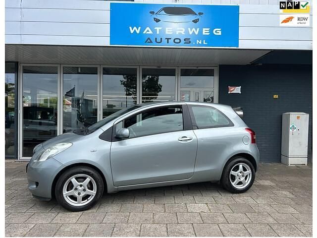 Grijs Gebruikt 2007 Toyota Yaris Sol Hatchback | € 2.750 (Eerlijke prijs) - Afbeelding 1/4