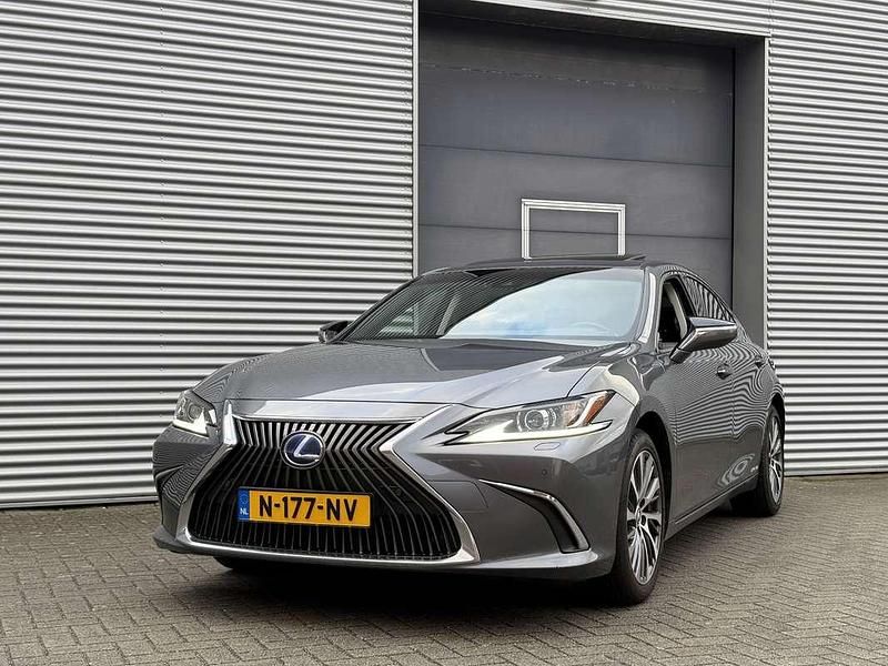 Occasion Lexus ES300 Business Edition 218 PK (160 kW) 2021 Grijs Sedan