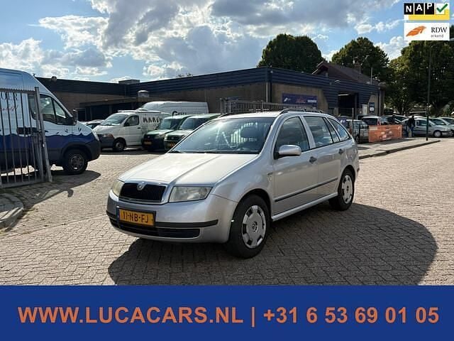 Grijs Gebruikt 2003 Skoda Fabia Hatchback | € 1.000 (Eerlijke prijs) - Afbeelding 1/4