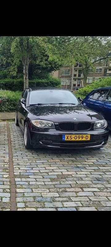 Zwart Gebruikt 2009 BMW 116 Hatchback | € 3.000 (Goede deal) - Afbeelding 1/2