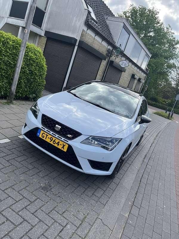 Gebruikt 2015 Cupra Leon Sedan | € 20.500 (Super prijs) - Afbeelding 1/4