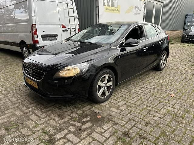 Zwart Gebruikt 2015 Volvo V40 Ocean Race Hatchback | € 3.250 (Super prijs) - Afbeelding 1/4