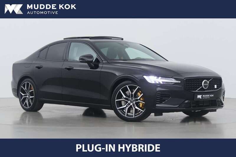 Zwart Nieuw 2025 Volvo S60 Sedan | € 58.400 (Iets duurder) - Afbeelding 1/4