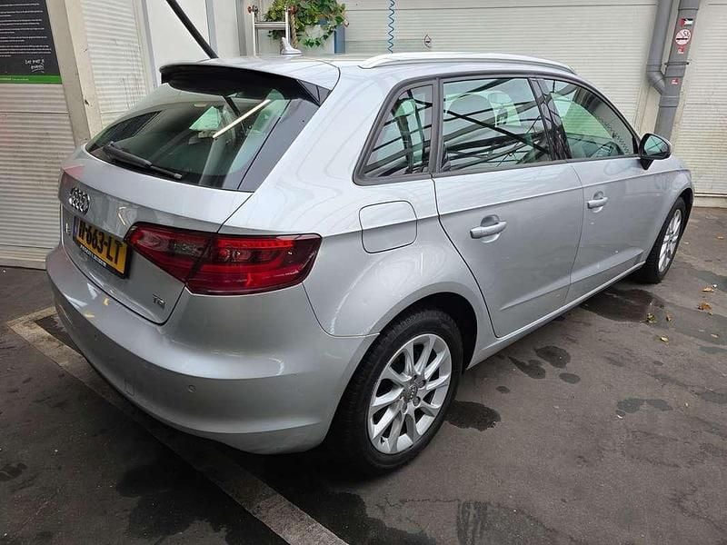 Zilver Occasion 2013 Audi A3 Hatchback | € 8.500 (Duur) - Afbeelding 1/4