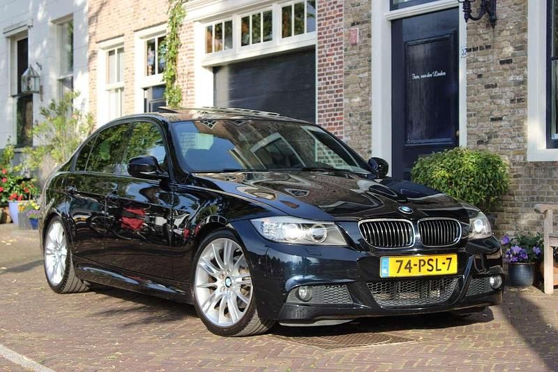 Zwart Gebruikt 2011 BMW 320 M Sport Sedan | € 10.450 (Iets duurder) - Afbeelding 1/4