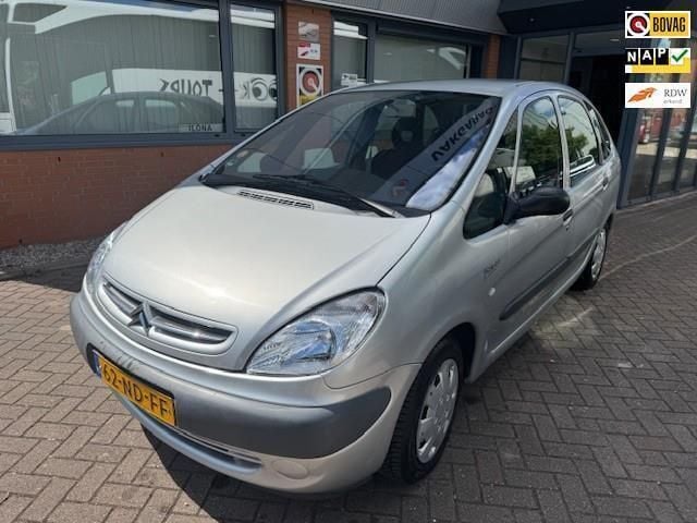 Grijs Gebruikt 2003 Citroën Xsara Picasso MPV | € 1.999 (Eerlijke prijs) - Afbeelding 1/4