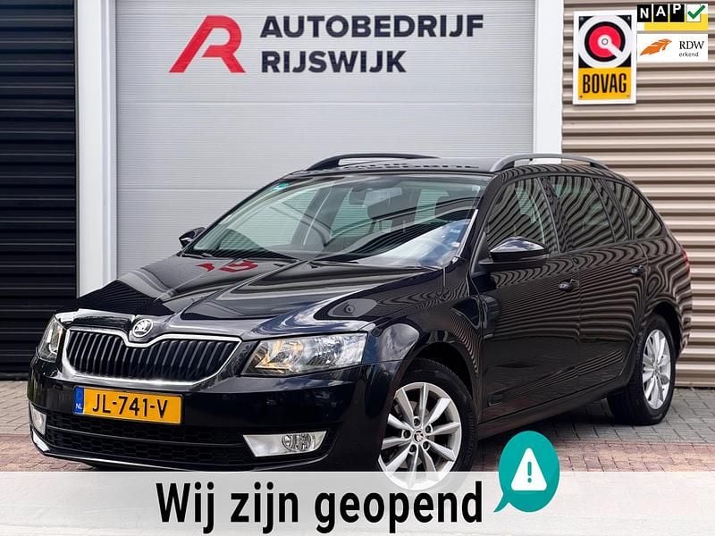 Zwart Gebruikt 2016 Skoda Octavia Business Line Stationwagen | € 9.950 (Eerlijke prijs) - Afbeelding 1/4