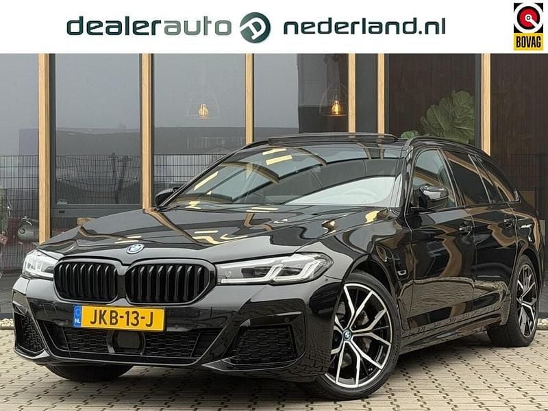 Zwart Gebruikt 2023 BMW 530 M Sport Stationwagen | € 41.950 (Eerlijke prijs) - Afbeelding 1/4