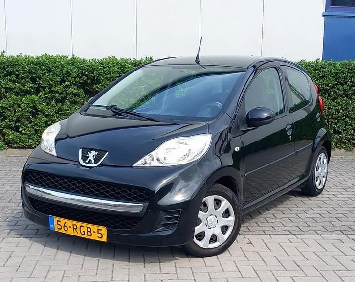Zwart Gebruikt 2011 Peugeot 107 Sport Hatchback | € 3.450 (Eerlijke prijs) - Afbeelding 1/4