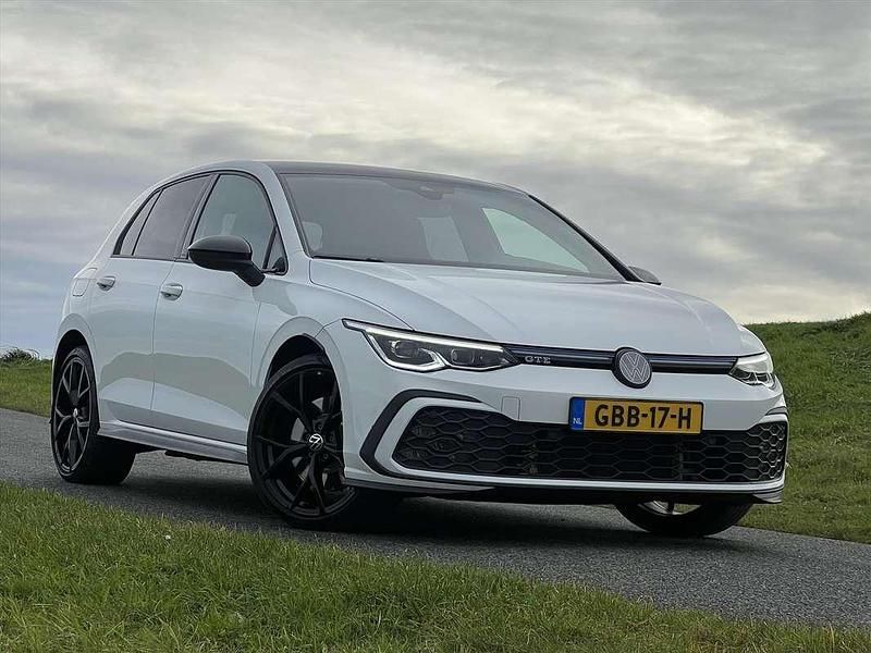 Occasion VW Golf VIII GTE 150 PK (110 kW) 2022 Wit Hatchback