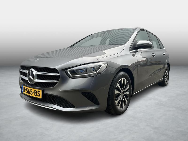 Grijs Gebruikt 2020 Mercedes B180 Business MPV | € 21.700 - Afbeelding 1/4