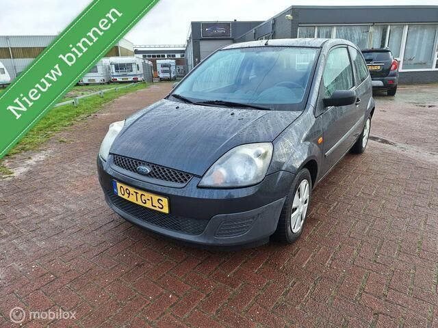 Occasion Ford Fiesta Style 69 PK (50 kW) 2006 Grijs Hatchback