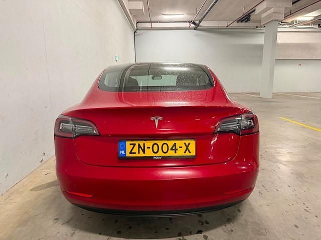 Occasion Tesla Model 3 Standard Range 239 kW (325 PK) 2019 Rood Sedan