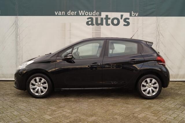 Zwart Gebruikt 2019 Peugeot 208 Active Hatchback | € 7.900 (Eerlijke prijs) - Afbeelding 1/4